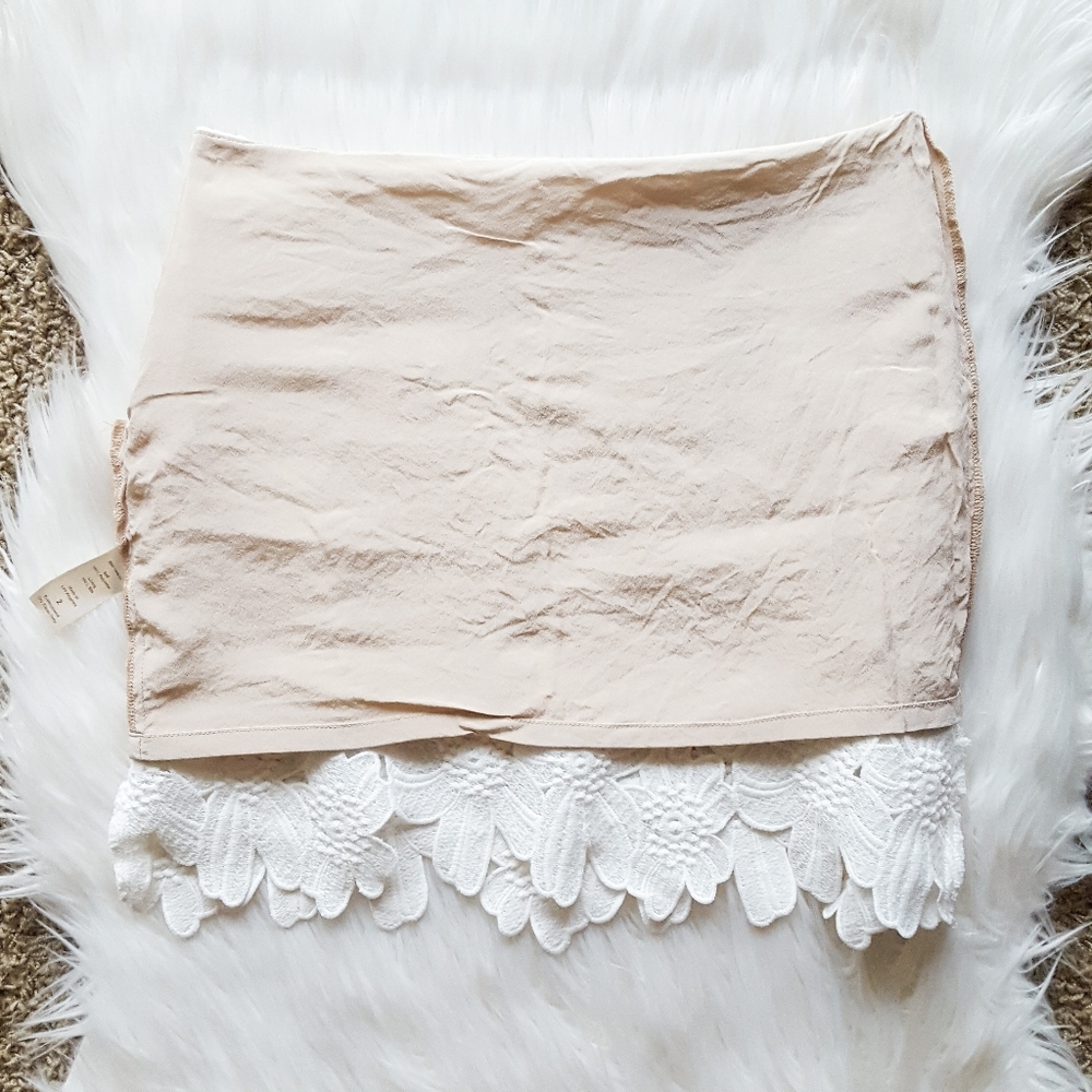Stone Cold Fox White Ohio Lace Skirt - Picture 5 of 8
